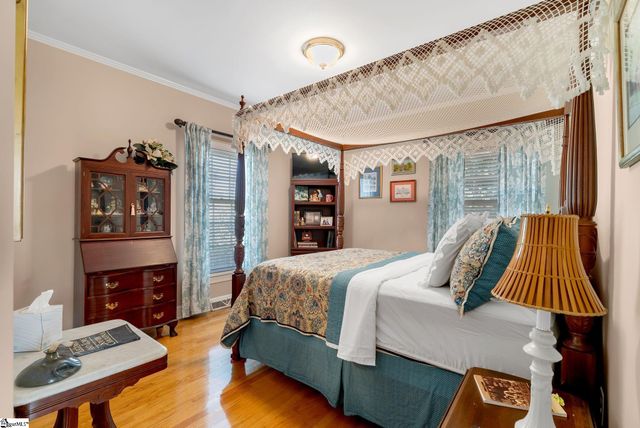 307 S. Broad Street, Clinton, SC 29325