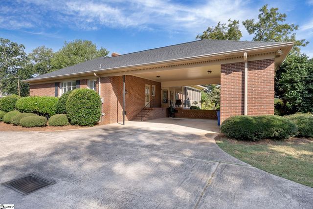 307 S. Broad Street, Clinton, SC 29325