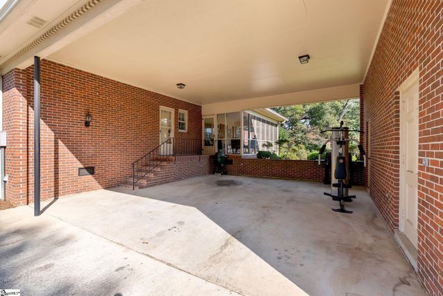 307 S. Broad Street, Clinton, SC 29325