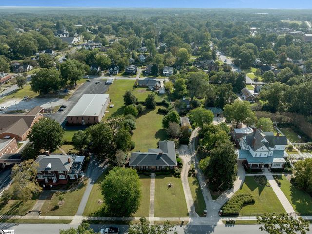 307 S. Broad Street, Clinton, SC 29325