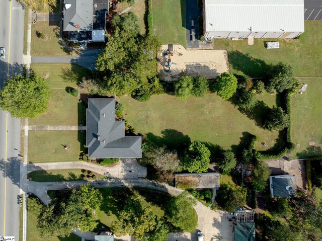307 S. Broad Street, Clinton, SC 29325