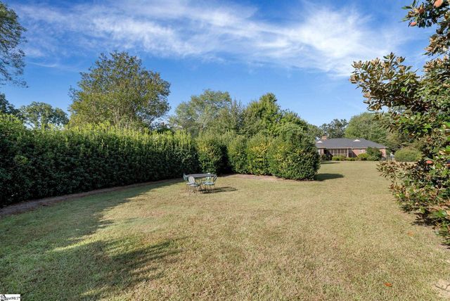 307 S. Broad Street, Clinton, SC 29325