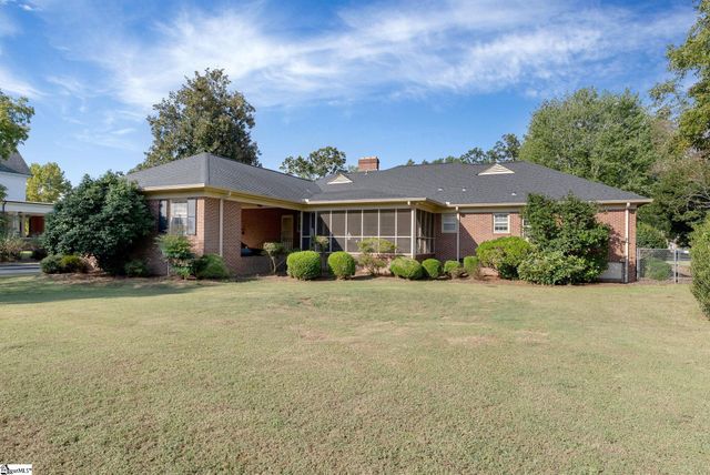 307 S. Broad Street, Clinton, SC 29325