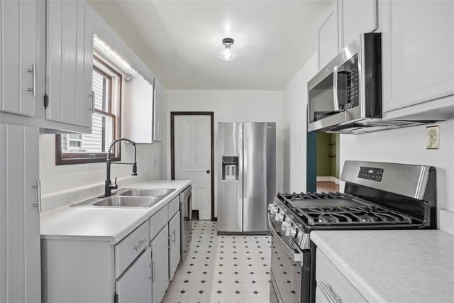 516 Eau Claire Street, City Of But Ne, PA 16001