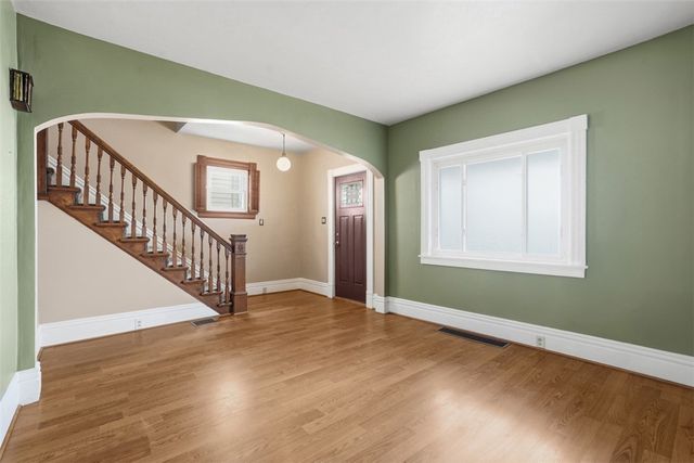 516 Eau Claire Street, City Of But Ne, PA 16001