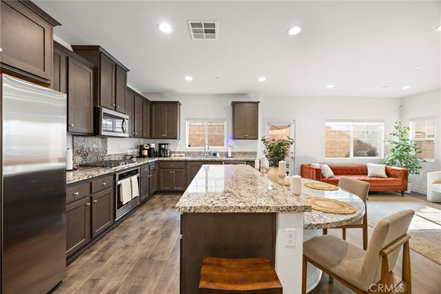 7223 Prelude Way, Fontana, CA 92336