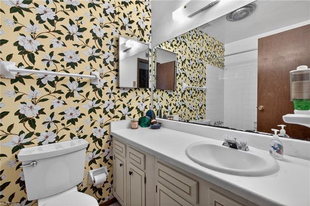 722 Weymouth CT, Virginia Beach, VA 23462