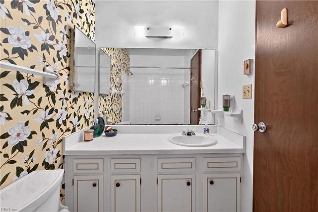 722 Weymouth CT, Virginia Beach, VA 23462