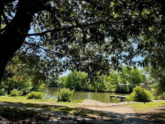 722 Weymouth CT, Virginia Beach, VA 23462