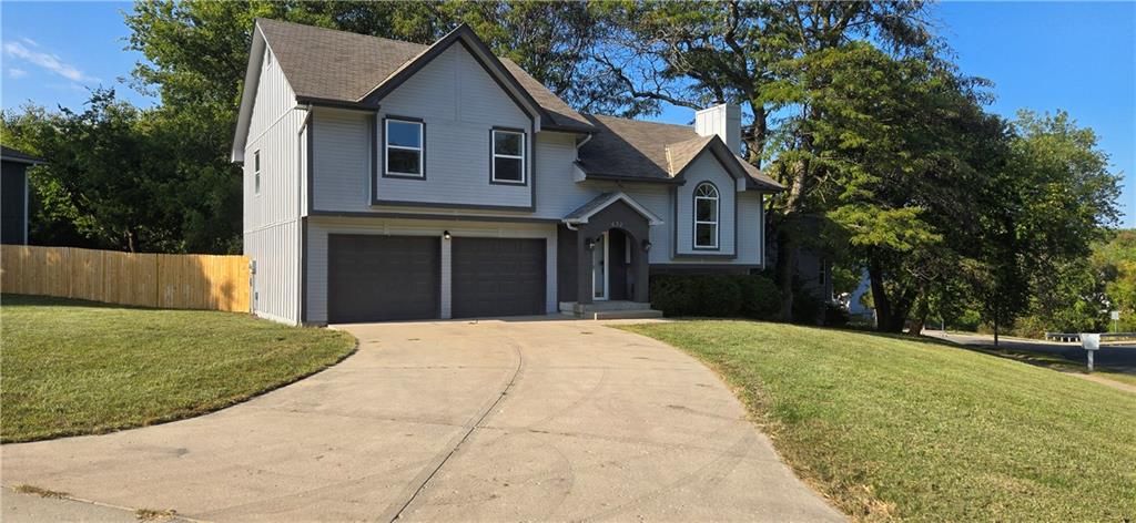 632 NE Bristol Drive, Lee's Summit, MO 64086