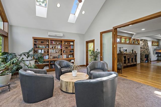 512 138th Avenue NE, Ham Lake, MN 55304