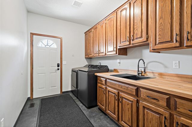 512 138th Avenue NE, Ham Lake, MN 55304