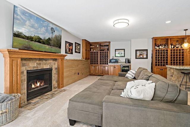 512 138th Avenue NE, Ham Lake, MN 55304