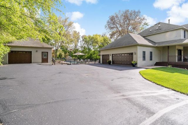 512 138th Avenue NE, Ham Lake, MN 55304
