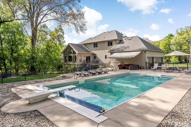 512 138th Avenue NE, Ham Lake, MN 55304