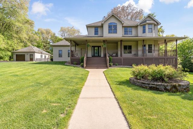 512 138th Avenue NE, Ham Lake, MN 55304