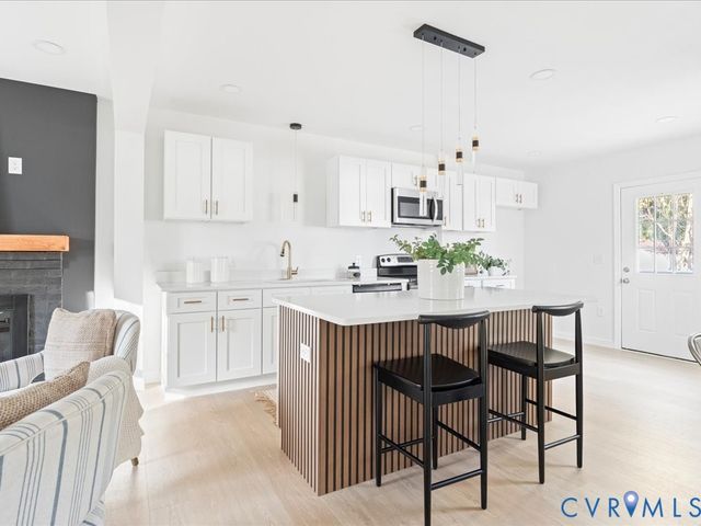 807 Hamilton Ave, Colonial Heights, VA 23834