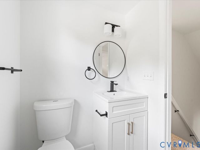 807 Hamilton Ave, Colonial Heights, VA 23834