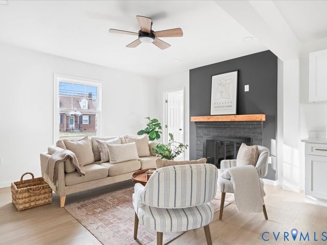 807 Hamilton Ave, Colonial Heights, VA 23834