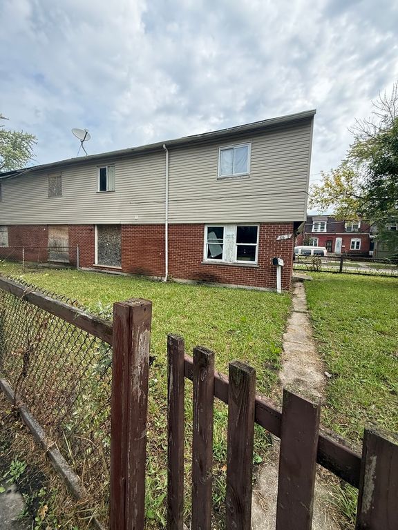 10611 S COTTAGE GROVE Avenue, Chicago, IL 60628