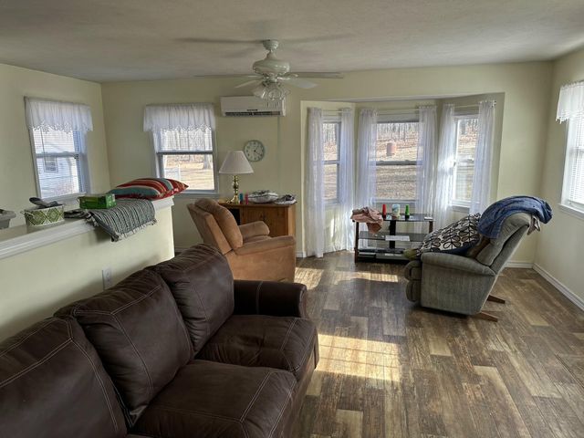 7520 Private Road 8927, West Plains, MO 65775