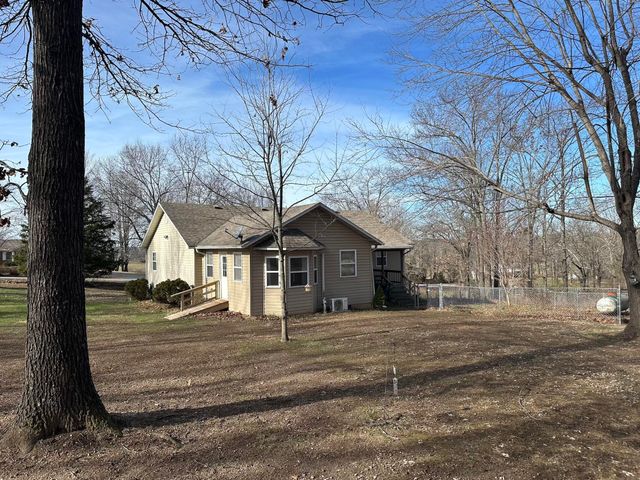 7520 Private Road 8927, West Plains, MO 65775