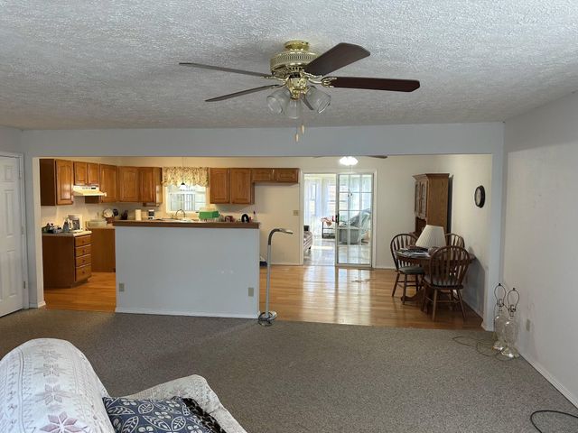 7520 Private Road 8927, West Plains, MO 65775