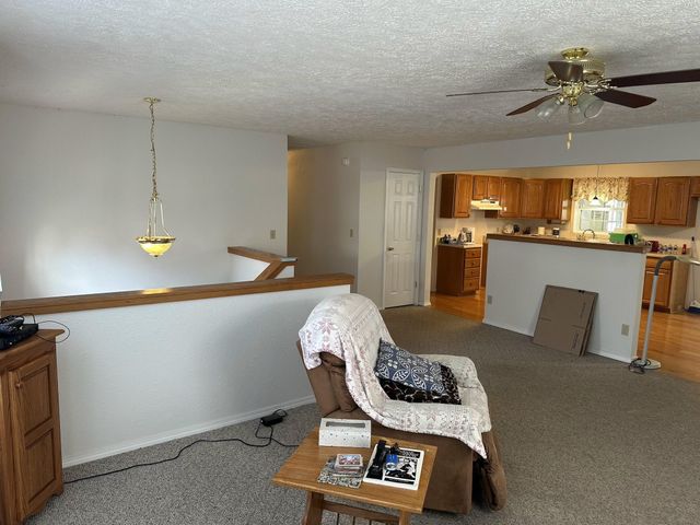 7520 Private Road 8927, West Plains, MO 65775