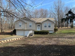 7520 Private Road 8927, West Plains, MO 65775