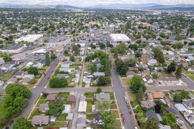 1908 W Montgomery Ave, Spokane, WA 99205