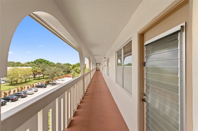 2302 Lucaya Lane L4, Coconut Creek, FL 33066