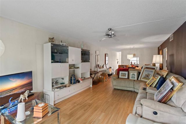 2302 Lucaya Lane L4, Coconut Creek, FL 33066
