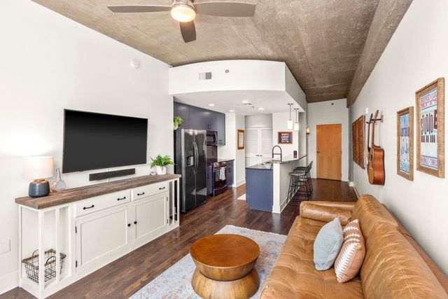 415 Church St Apt 1608, Nashville, TN 37219