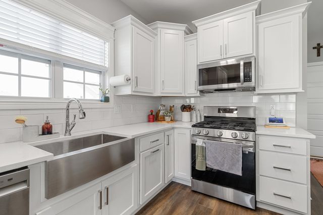 553 Bowden Dr, Clarksville, TN 37043