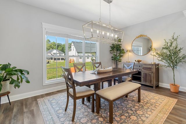 553 Bowden Dr, Clarksville, TN 37043