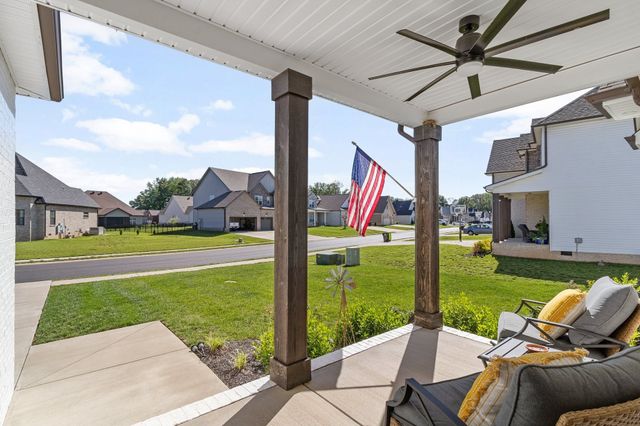 553 Bowden Dr, Clarksville, TN 37043