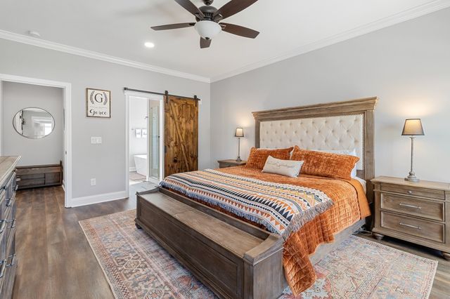 553 Bowden Dr, Clarksville, TN 37043