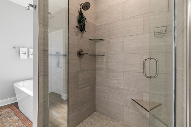 553 Bowden Dr, Clarksville, TN 37043