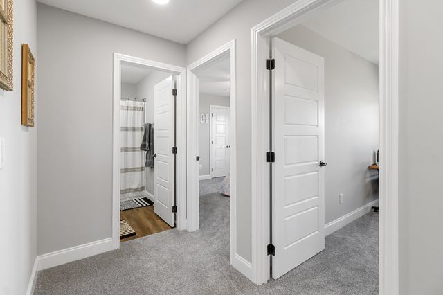 553 Bowden Dr, Clarksville, TN 37043