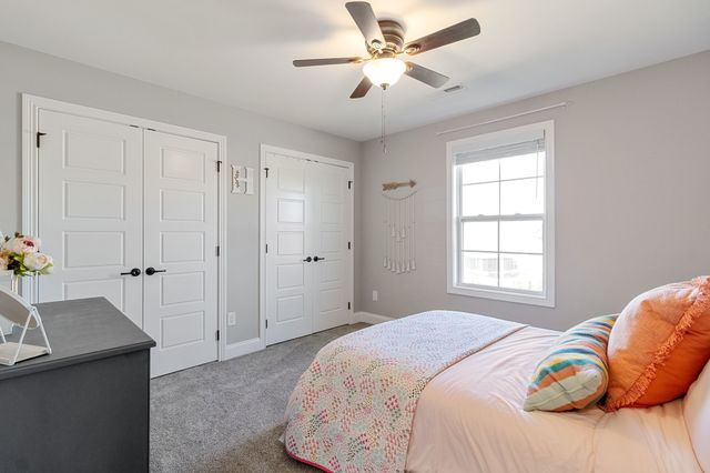 553 Bowden Dr, Clarksville, TN 37043