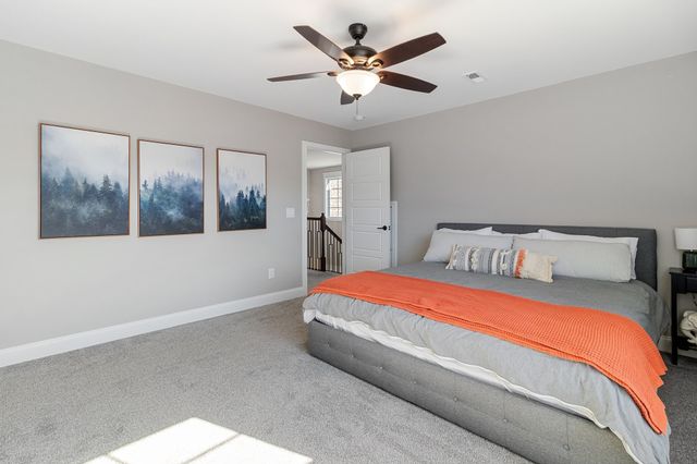 553 Bowden Dr, Clarksville, TN 37043