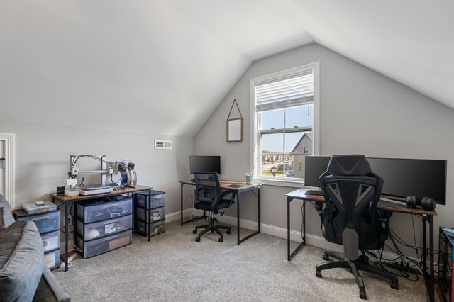 553 Bowden Dr, Clarksville, TN 37043