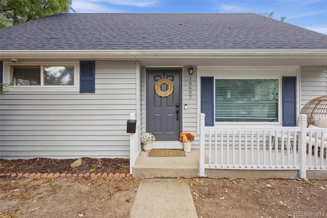 10607 Lowry Place, Aurora, CO 80010
