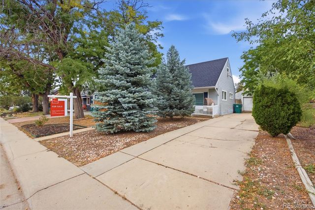 10607 Lowry Place, Aurora, CO 80010