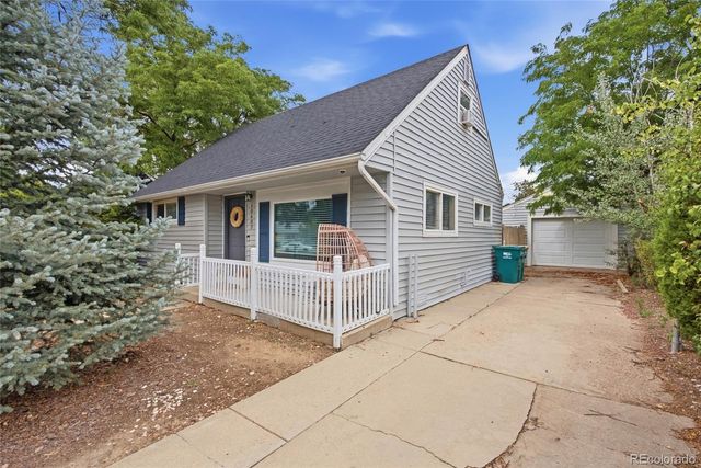 10607 Lowry Place, Aurora, CO 80010
