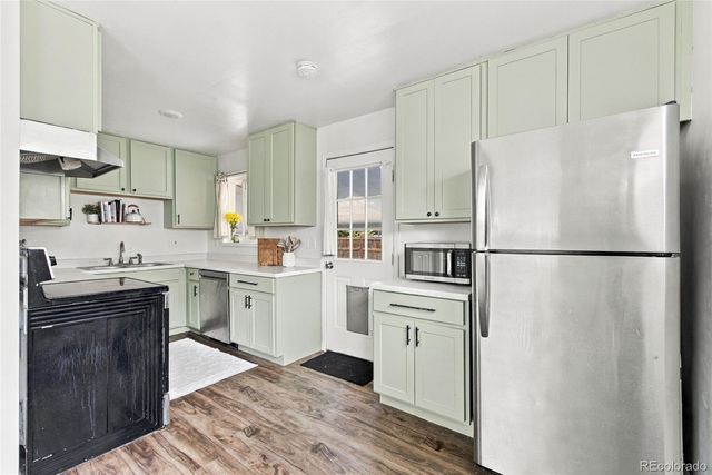 10607 Lowry Place, Aurora, CO 80010