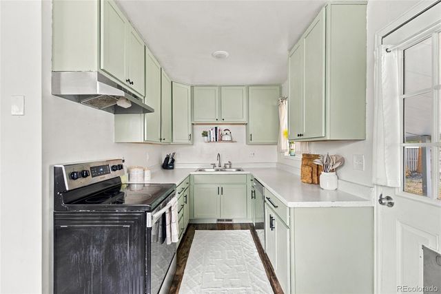 10607 Lowry Place, Aurora, CO 80010