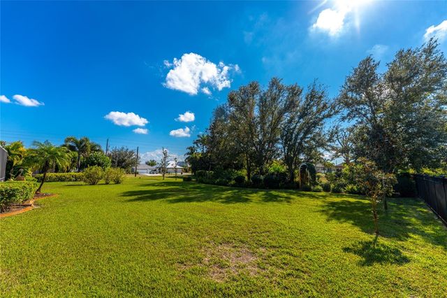 290 ROTONDA BOULEVARD E, Rotonda West, FL 33947