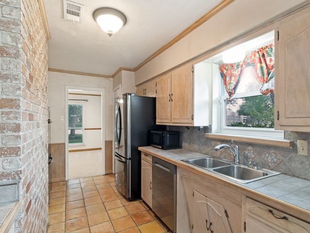 13607 Rolling Hills Lane, Dallas, TX 75240