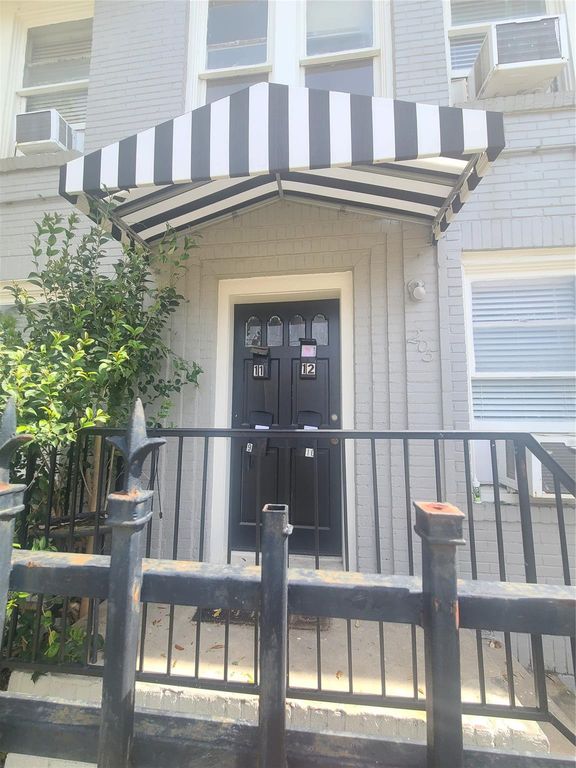 4414 Woodside Street 10, Houston, TX 77023